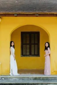img of The Ultimate Guide to Bronze Bridesmaid Dresses